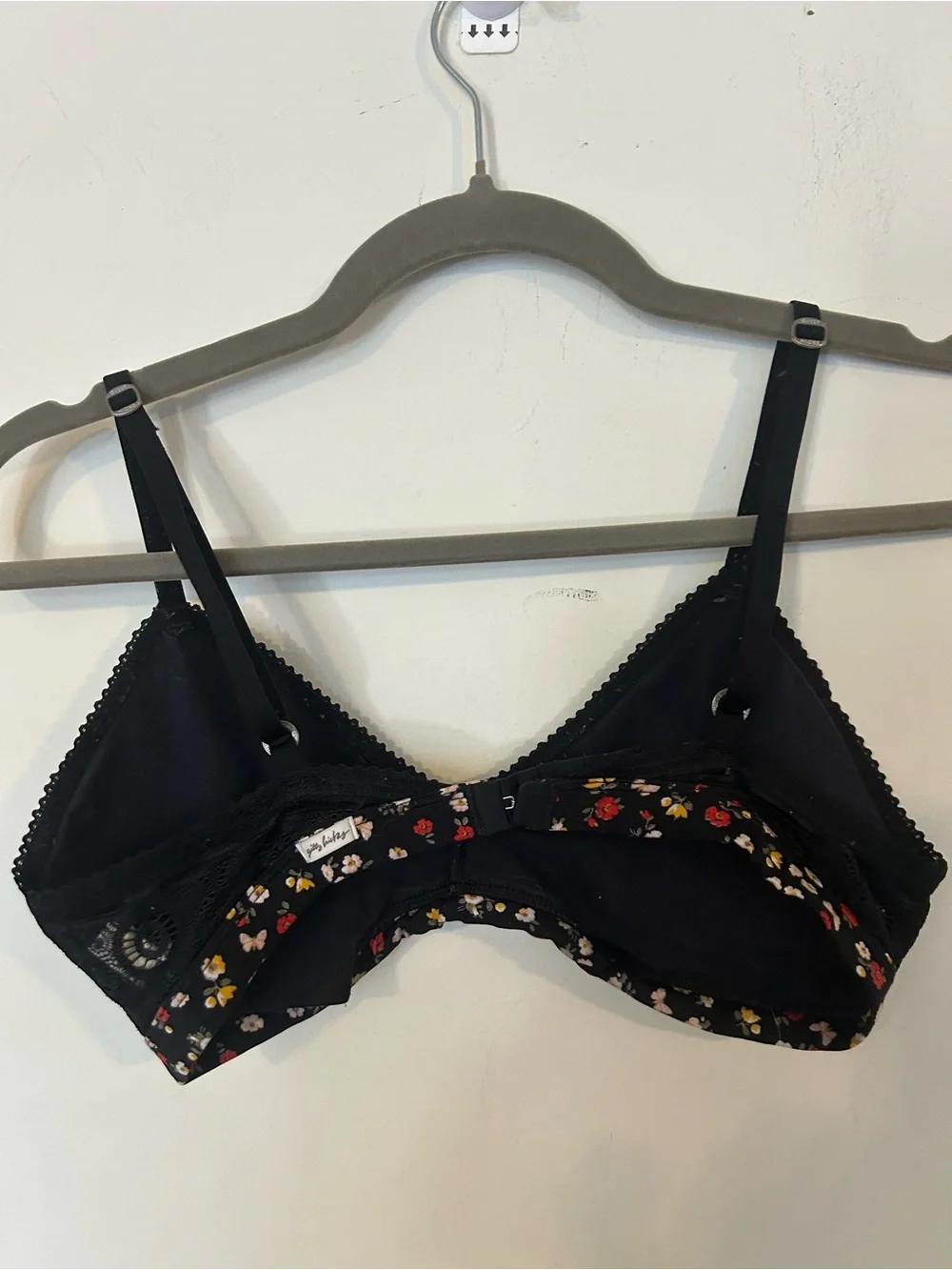 Gilly Hicks Large Black Lace Soft-Cup Bralette with Floral Trim